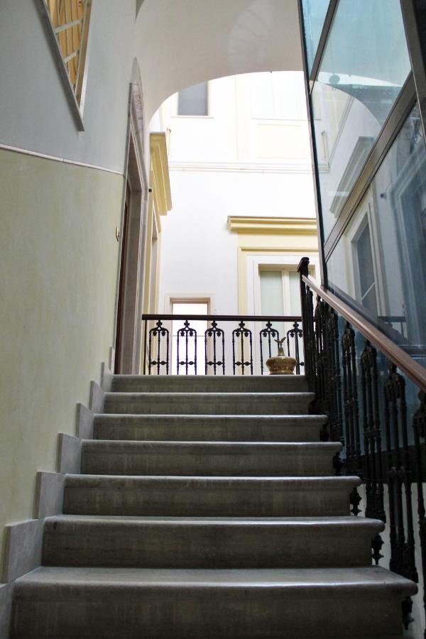Dimora De Brado Bed and Breakfast Trani Eksteriør billede