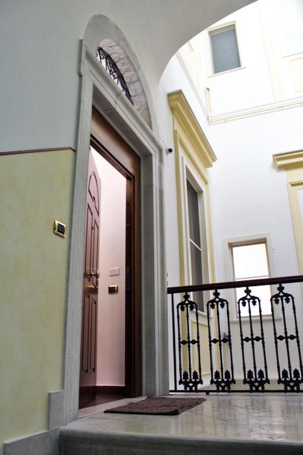 Dimora De Brado Bed and Breakfast Trani Eksteriør billede
